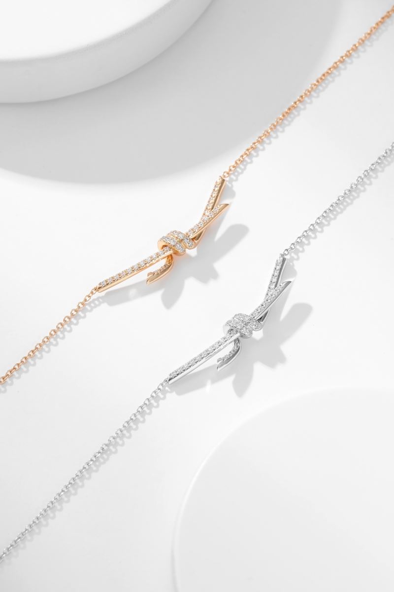 Unclassified Brand Necklaces